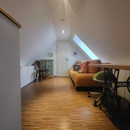 Apartmán Frida - Dachpalais, Nahe City, Hbf Und Wertach-park *